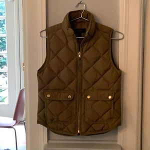J Crew puffer vest. Classic.